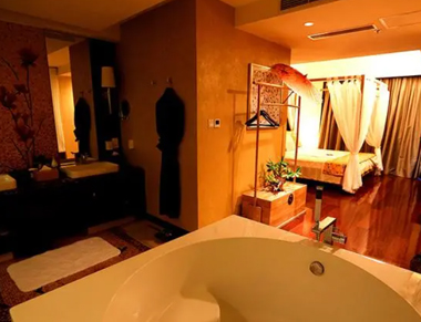 长沙岳麓区养生会所的黄昏恋：当爱情遇上八十岁